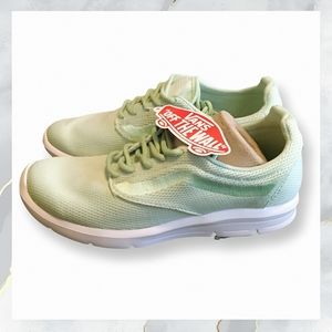 NWT! VANS ISO 1.5+ Running Shoes / Sneakers MESH PASTEL GREEN Women’s Size 5.5